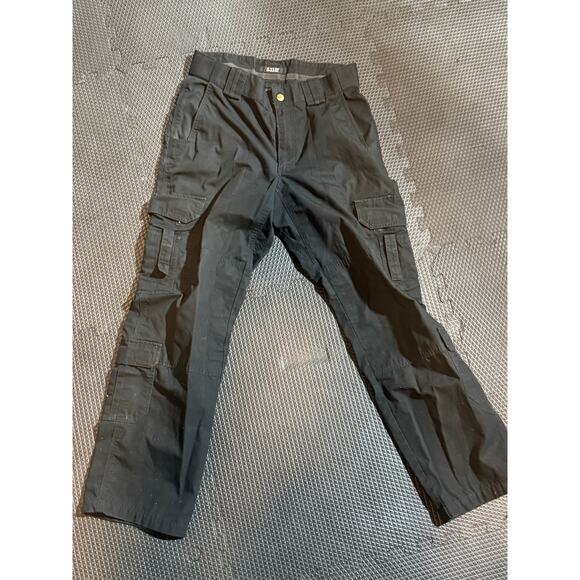 5.11 Tactical Men’s Cargo Pants 32x32 Black EMT Utility Workwear - Picture 1 of 4
